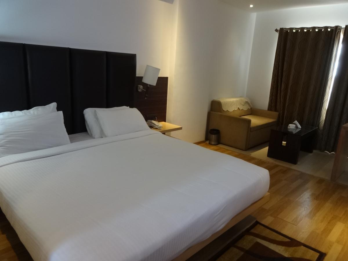 Sea Queen Hotel โคชิโคด ภายนอก รูปภาพ