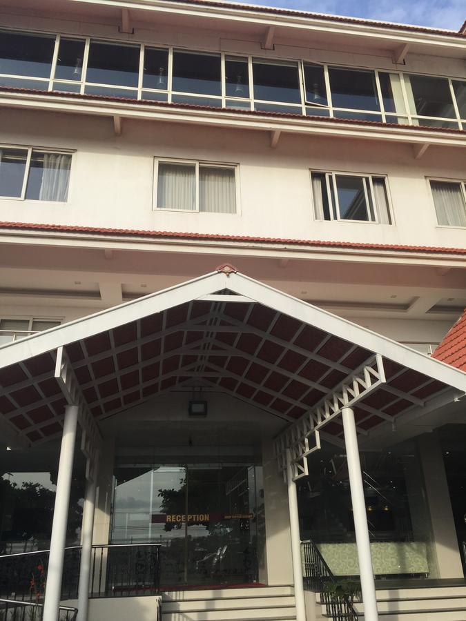 Sea Queen Hotel โคชิโคด ภายนอก รูปภาพ